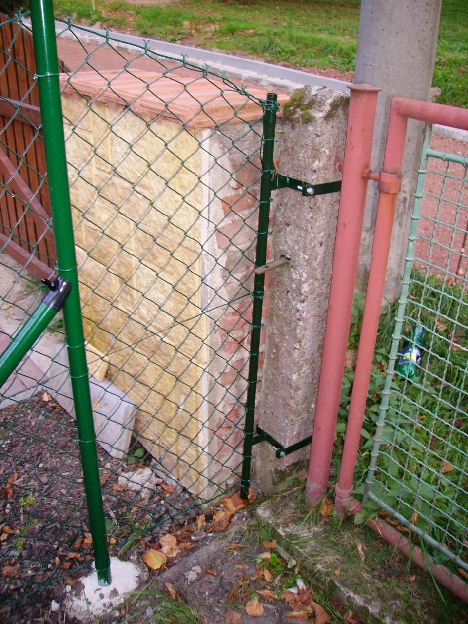 Stavba plotu